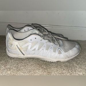 varsity edge cheer shoes, barely worn but a little dirt could be cleaned